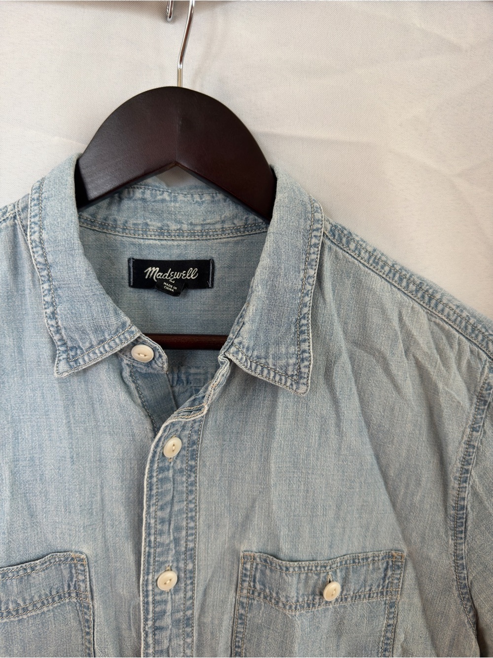 Madewell Men's Chambray Short Sleeve Button Down Shirt Light Wash Cotton, Medium - Picture 2 of 7